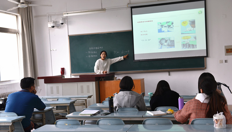 9b0315579a6e4ccc9ffff9b837bd7a41.jpg 教学实作现场1_副本.jpg